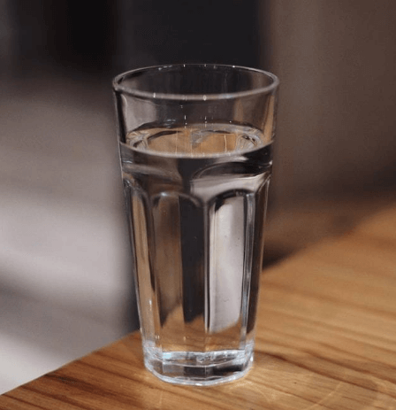 每天应该喝多少水才能保持健康？