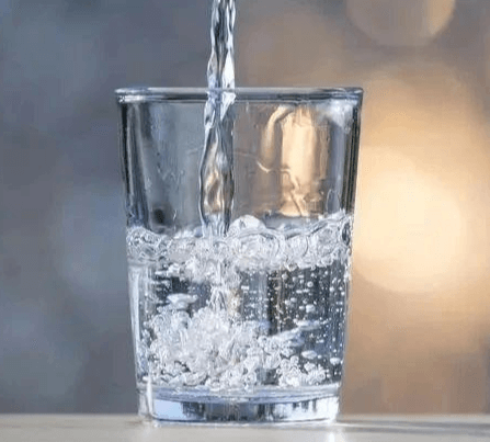 喝水真的可以给皮肤补水吗？