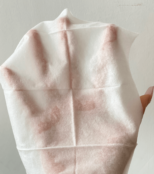 皮肤油用湿巾好还是吸油纸? 皮肤油用湿巾好还是吸油纸?