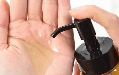 卸妆油和卸妆水哪个好用对皮肤好不长闭口插图(1)