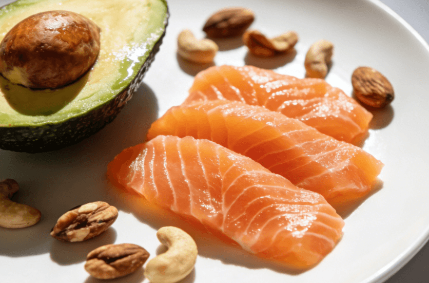 肌肤缺水缺油的营养解决方案：吃对食物，养出水润肌