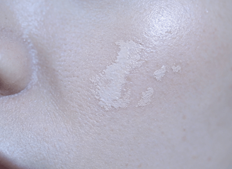 卡粉脱妆的核心诱因与长效改善方案