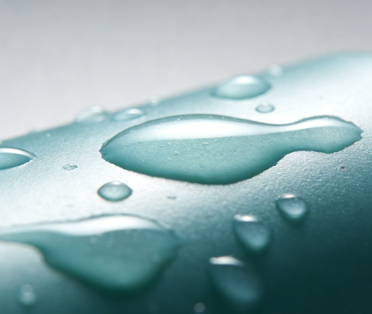 从“控油”到“控油+修护”，摆脱油光与痘痘