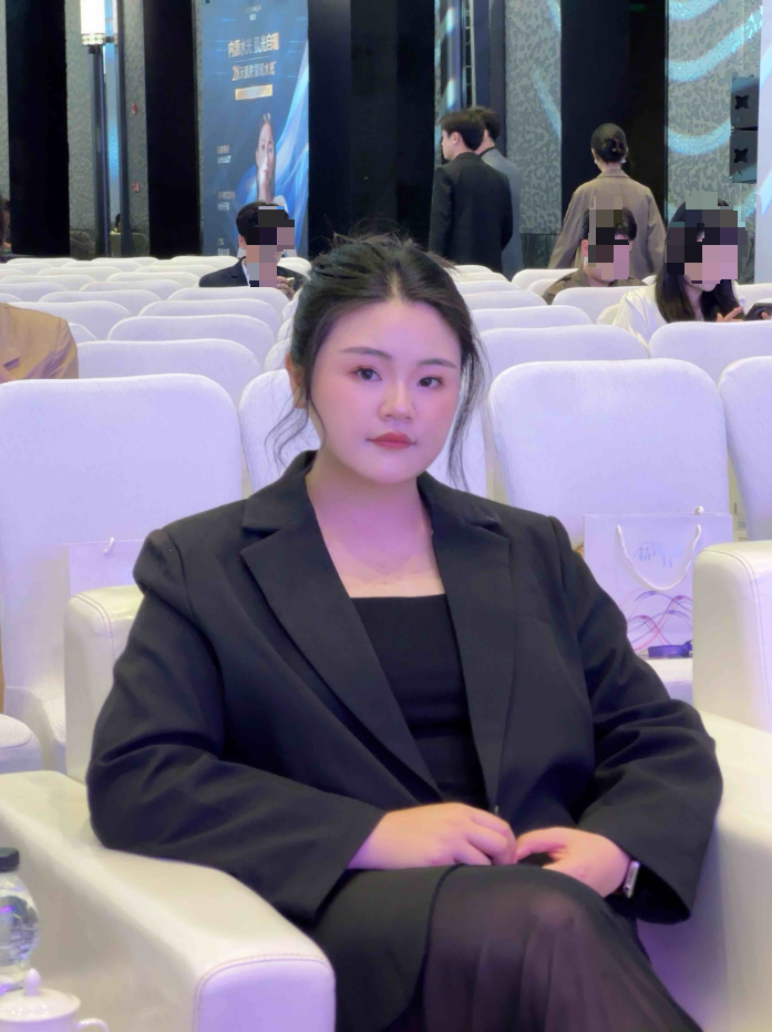 伊的家护肤达人倪晴：以专业为炬，赴十二载护肤与健康守护之约插图(2)