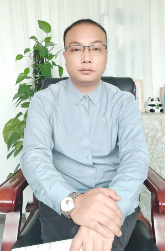 伊的家护肤达人诗龙：精准破局，用专业攻克问题肌难题插图(1)