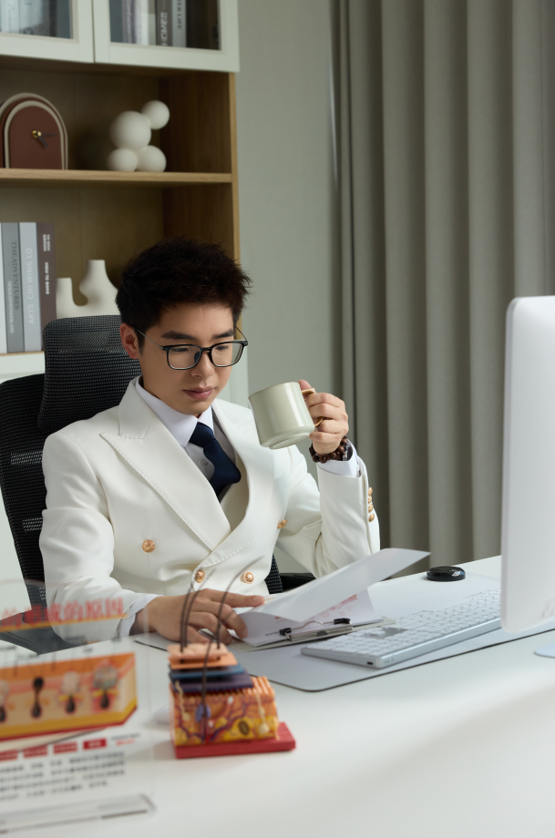 伊的家护肤达人魏旭文(小魏老师):以专业配方思维,实现看得见的年轻与健康插图(1) 伊的家护肤达人魏旭文(小魏老师):以专业配方思维,实现看得见的年轻与健康插图(1)