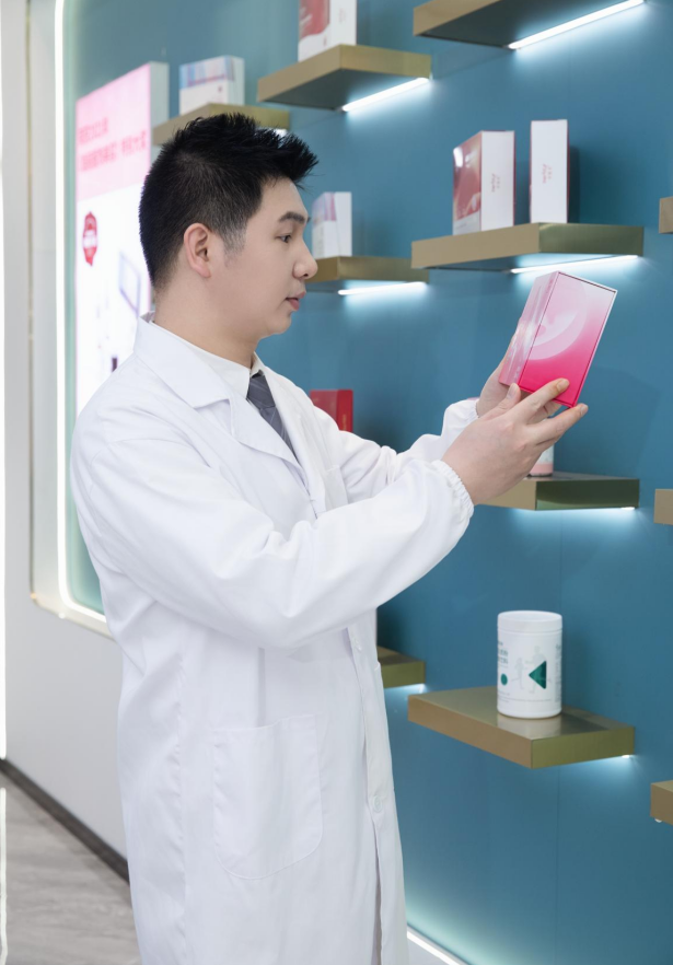 伊的家护肤达人罗健(明轩老师):以专业解决问题,以真心陪伴成长插图(1) 伊的家护肤达人罗健(明轩老师):以专业解决问题,以真心陪伴成长插图(1)