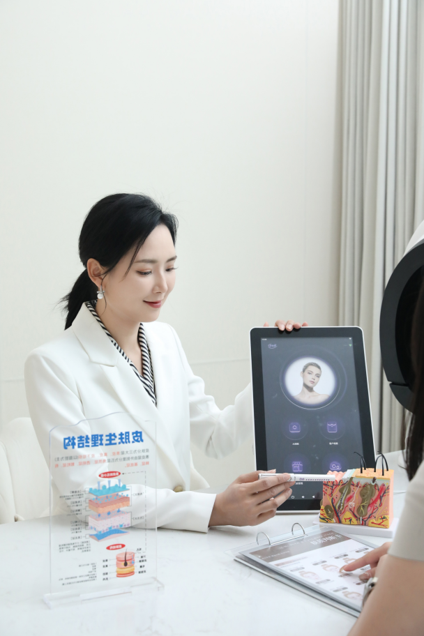 护肤达人何敏:立足专业资质,科学做好肌肤养护与日常调理插图(1) 护肤达人何敏:立足专业资质,科学做好肌肤养护与日常调理插图(1)